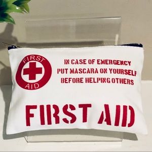 🆘 Makeup Bag: FIRST AID Emergency Mascara Help